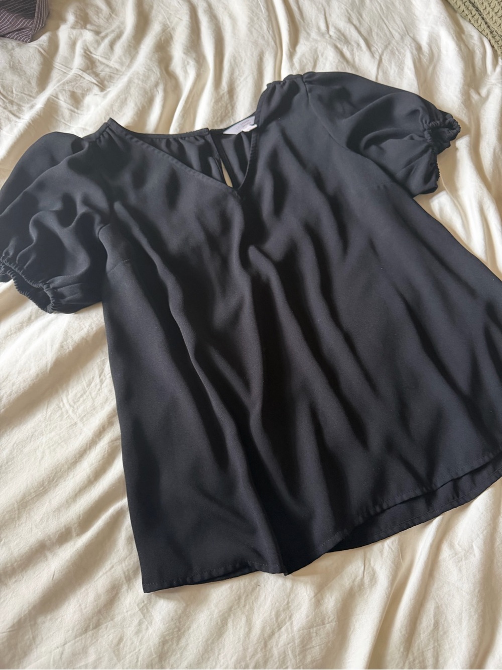 Black Puffy Short Sleeved Blouse - Picture 5 of 5